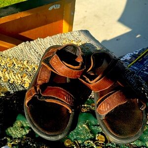 Brown leather Teva sandals